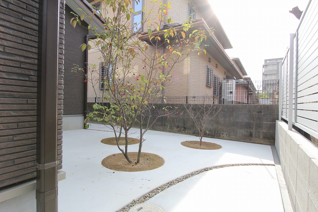 雑草対策＆敷地の有効活用に、コンクリートを施工 広島県福山市の外構工事会社・イーガーデン近藤